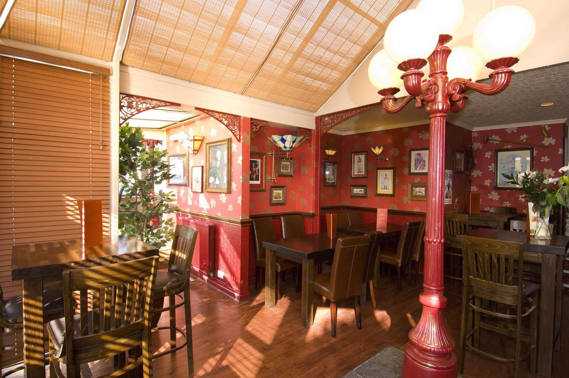 The Railway 4* Worthing